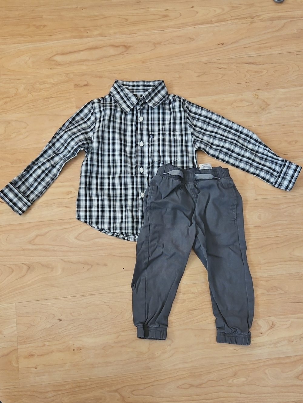 Chaps Toddler Coordinating Black & White Plaid Button-Down Shirt & Joggers 2T
